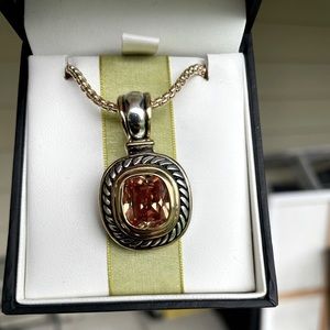 Amber coloured pendant and necklace